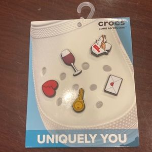 NWT Night in croc charms 5 pack